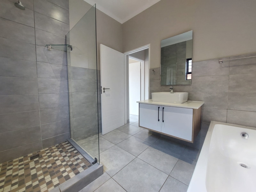 3 Bedroom Property for Sale in Boardwalk Villas Gauteng