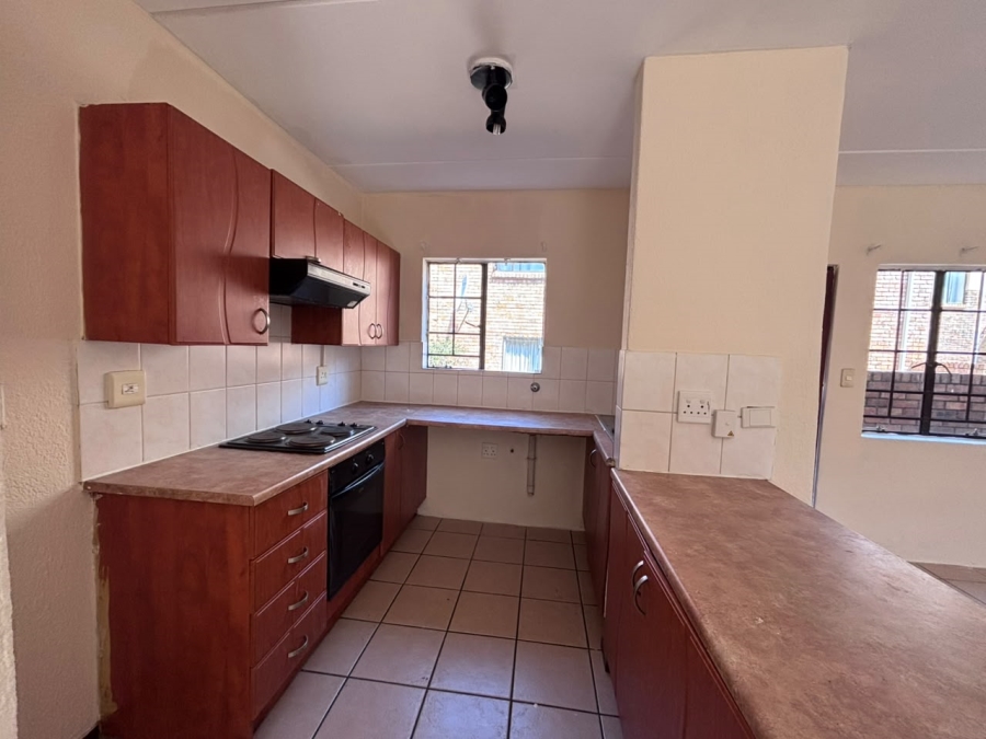 To Let 2 Bedroom Property for Rent in Halfway Gardens Gauteng