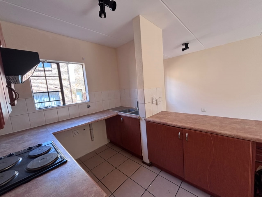 To Let 2 Bedroom Property for Rent in Halfway Gardens Gauteng