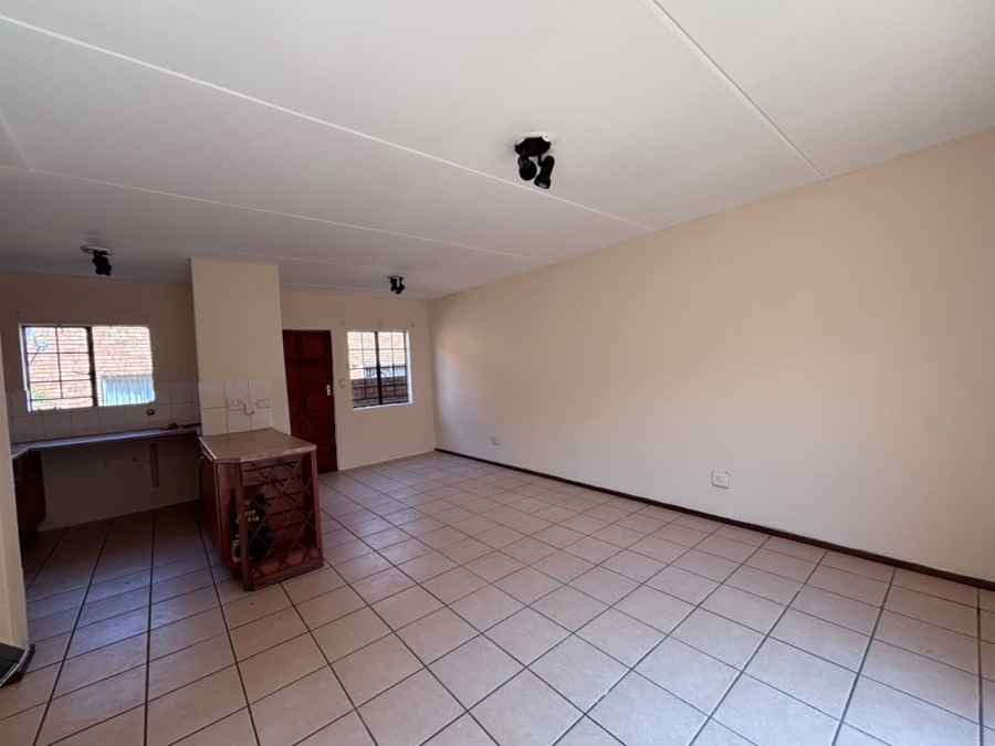 To Let 2 Bedroom Property for Rent in Halfway Gardens Gauteng