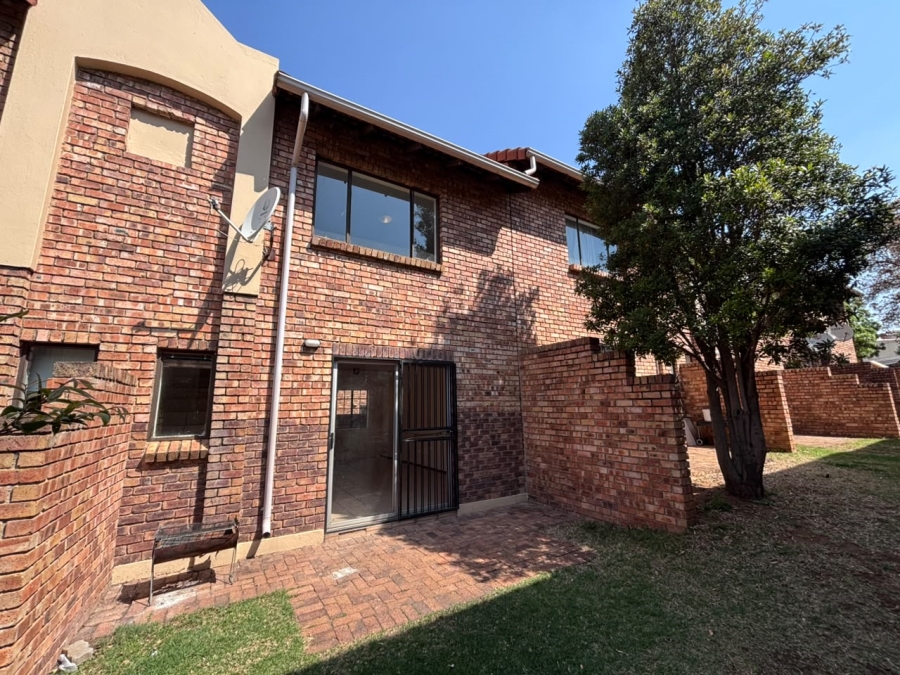 To Let 2 Bedroom Property for Rent in Halfway Gardens Gauteng