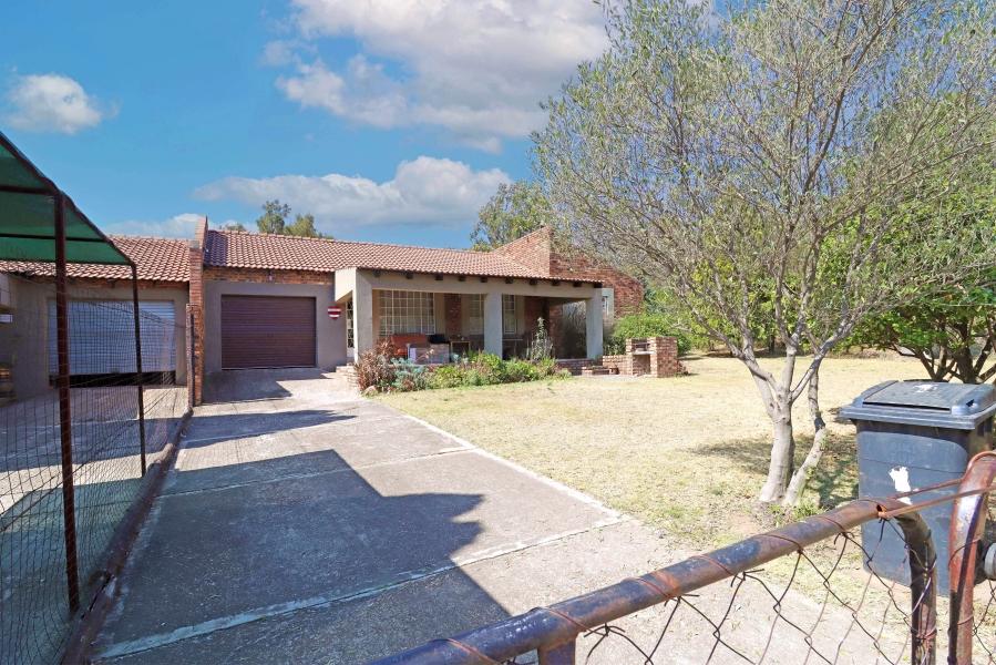 12 Bedroom Property for Sale in Glenferness Gauteng