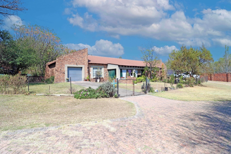 12 Bedroom Property for Sale in Glenferness Gauteng