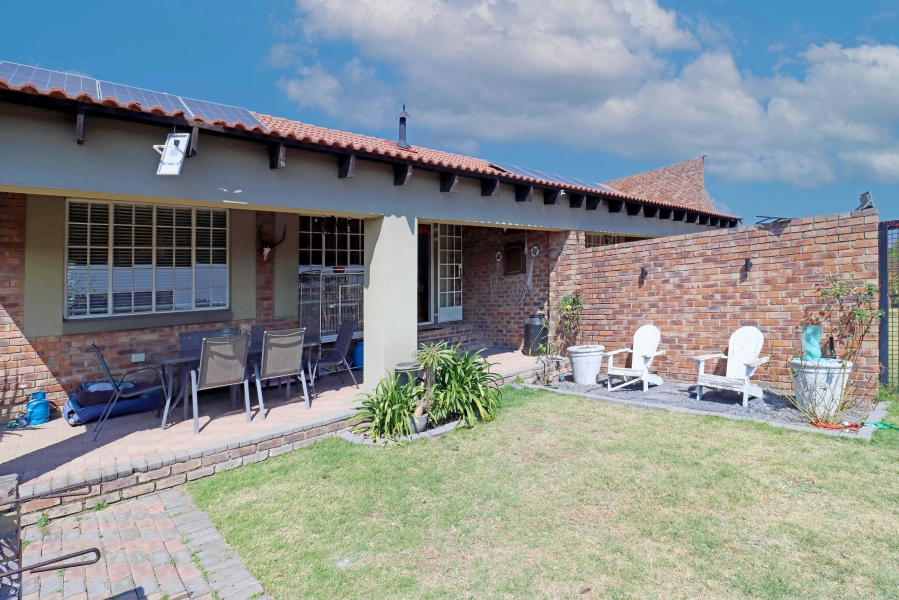 12 Bedroom Property for Sale in Glenferness Gauteng