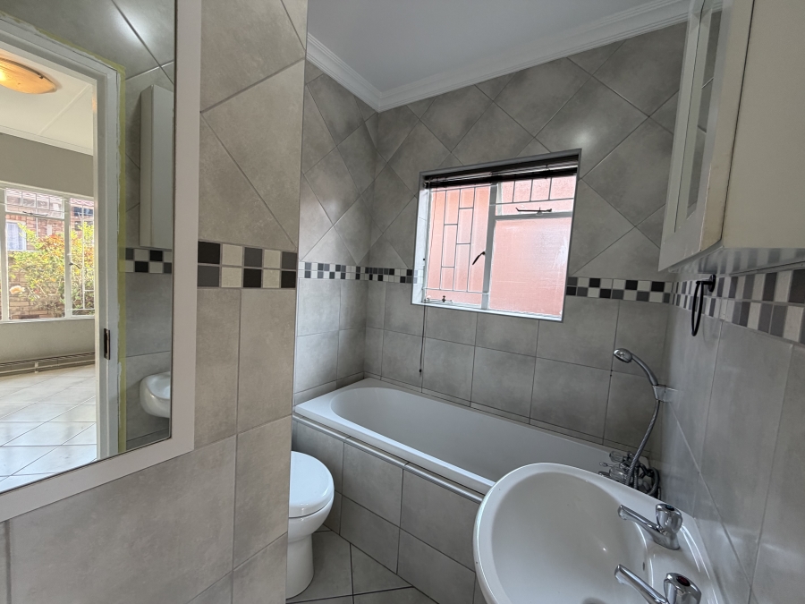 To Let 3 Bedroom Property for Rent in New Redruth Gauteng