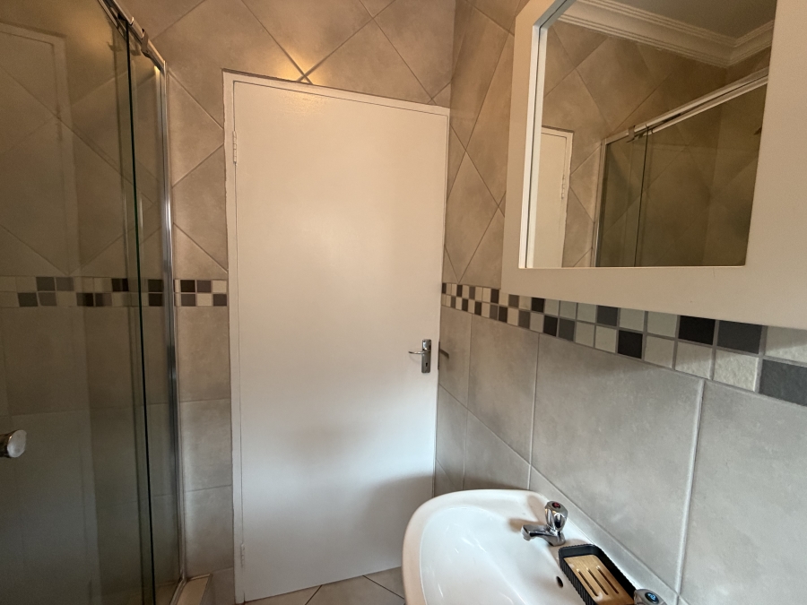 To Let 3 Bedroom Property for Rent in New Redruth Gauteng