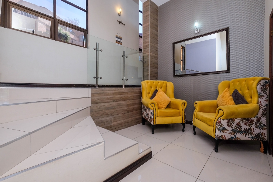 5 Bedroom Property for Sale in Constantia Kloof Gauteng