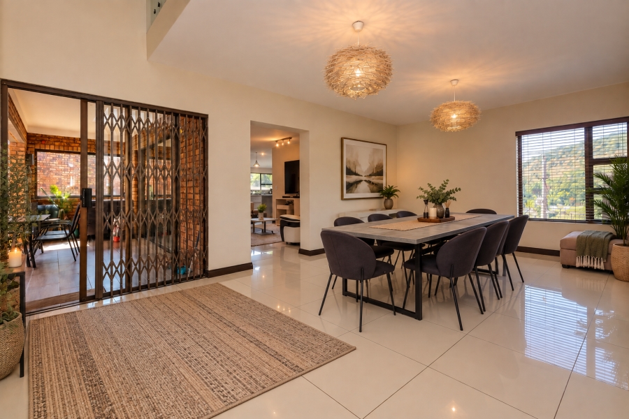 5 Bedroom Property for Sale in Constantia Kloof Gauteng