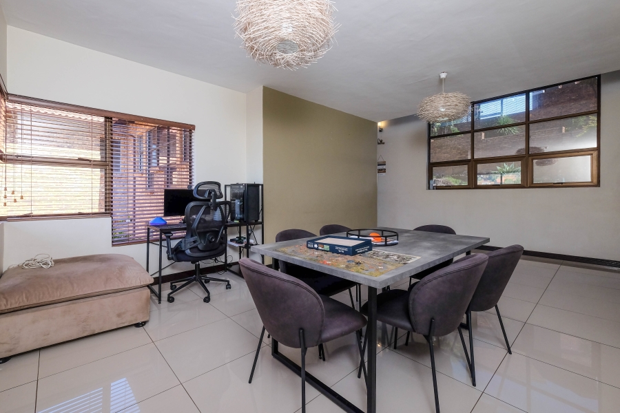 5 Bedroom Property for Sale in Constantia Kloof Gauteng
