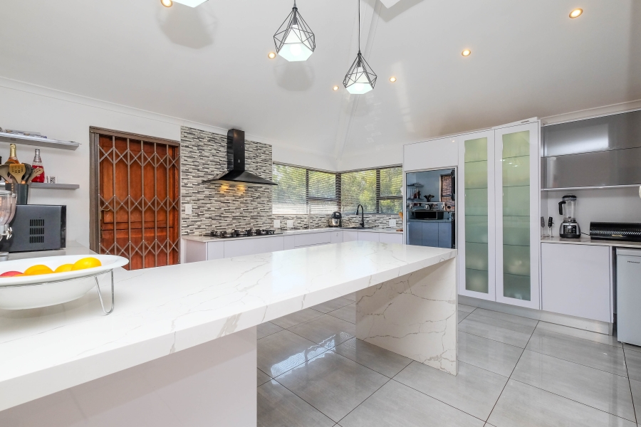5 Bedroom Property for Sale in Constantia Kloof Gauteng