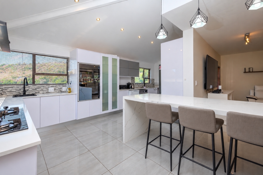 5 Bedroom Property for Sale in Constantia Kloof Gauteng