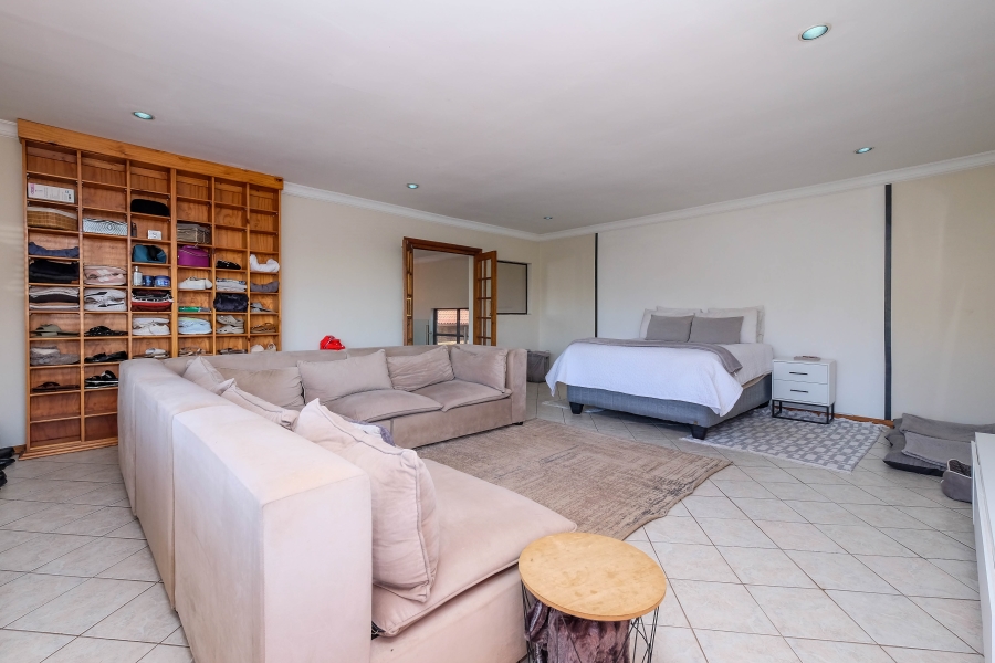 5 Bedroom Property for Sale in Constantia Kloof Gauteng