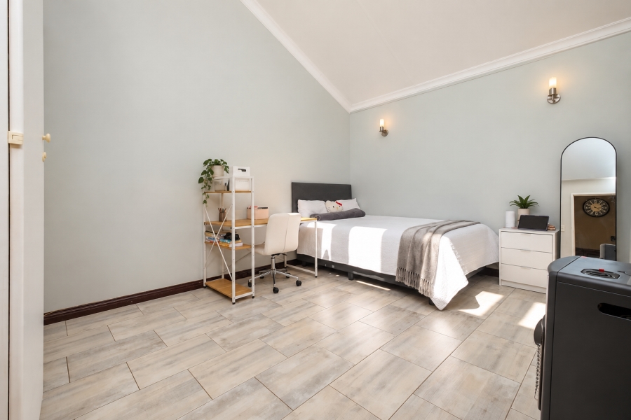 5 Bedroom Property for Sale in Constantia Kloof Gauteng