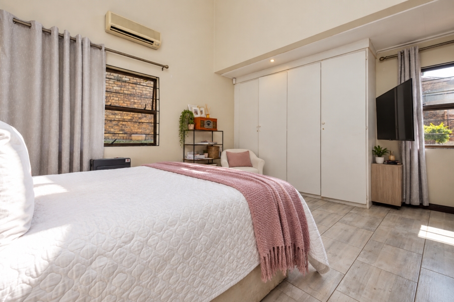 5 Bedroom Property for Sale in Constantia Kloof Gauteng