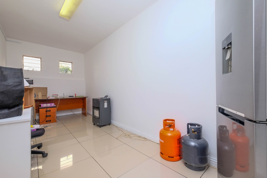 5 Bedroom Property for Sale in Constantia Kloof Gauteng