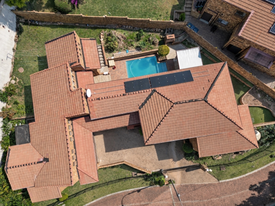 5 Bedroom Property for Sale in Constantia Kloof Gauteng