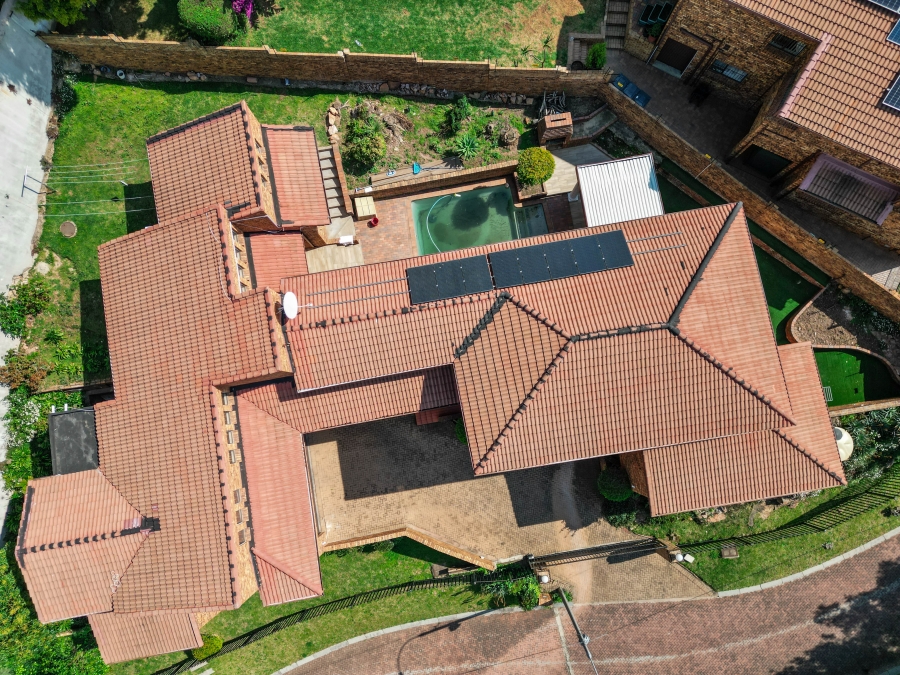 5 Bedroom Property for Sale in Constantia Kloof Gauteng