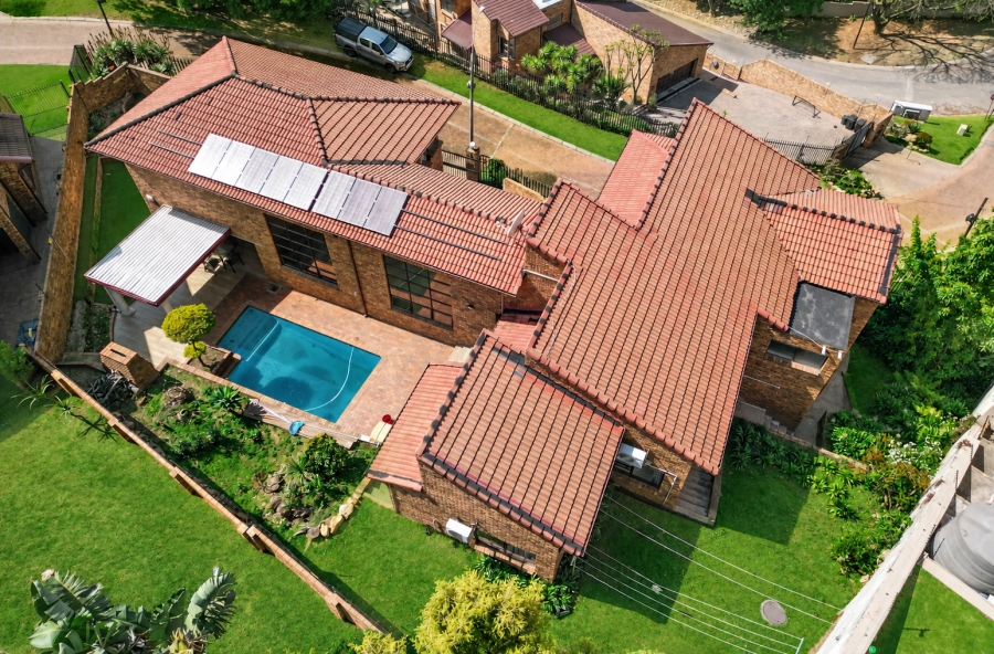 5 Bedroom Property for Sale in Constantia Kloof Gauteng