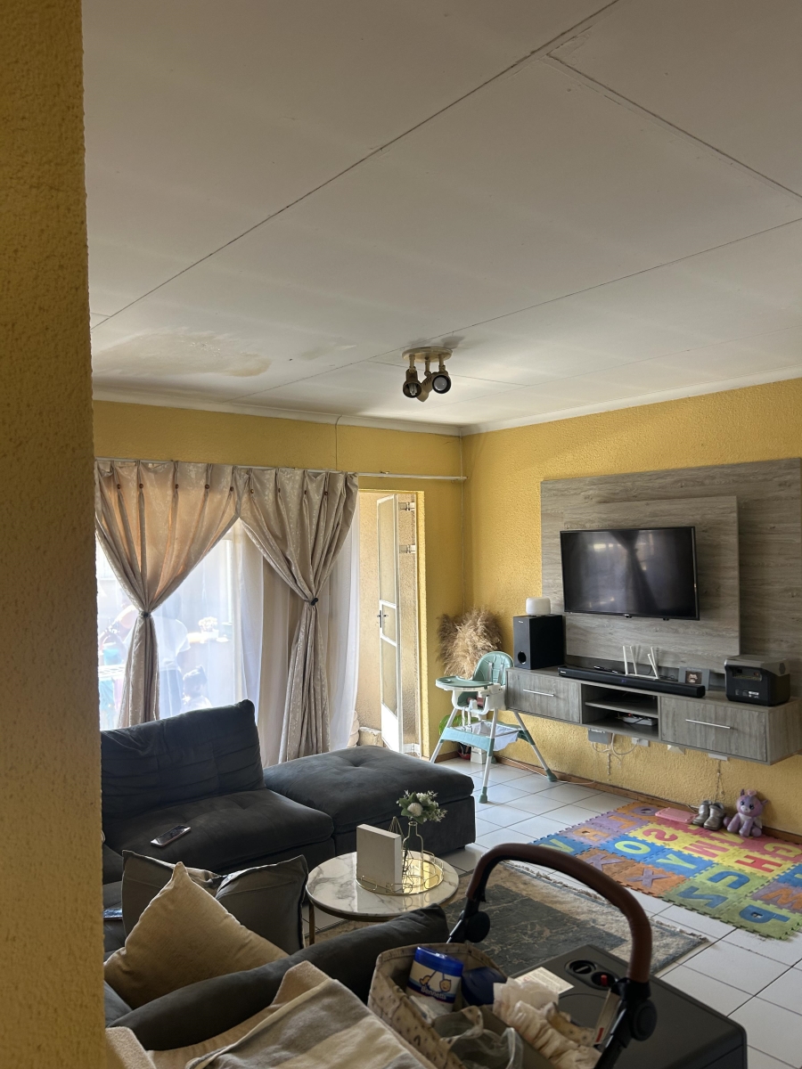 2 Bedroom Property for Sale in Allen Grove Gauteng