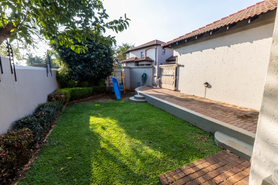 4 Bedroom Property for Sale in Faerie Glen Gauteng