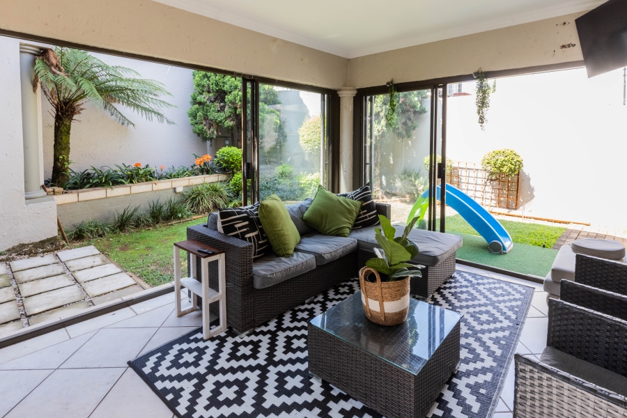 4 Bedroom Property for Sale in Faerie Glen Gauteng