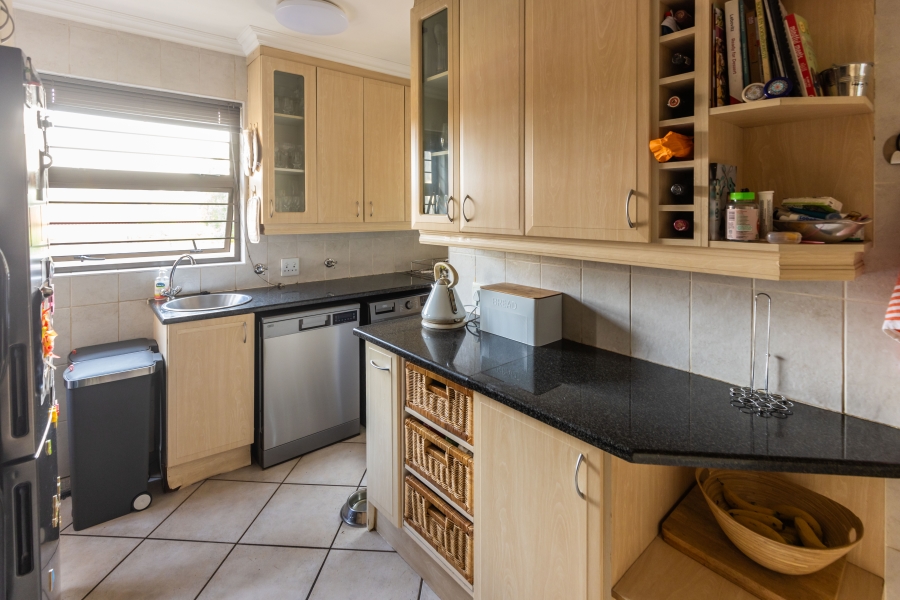 4 Bedroom Property for Sale in Faerie Glen Gauteng