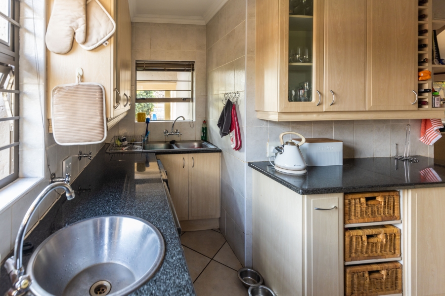 4 Bedroom Property for Sale in Faerie Glen Gauteng