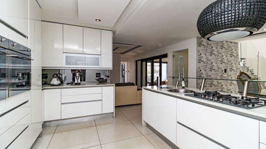 4 Bedroom Property for Sale in Glen Marais Gauteng