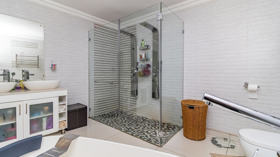 4 Bedroom Property for Sale in Glen Marais Gauteng