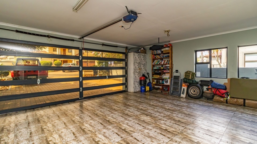 4 Bedroom Property for Sale in Glen Marais Gauteng