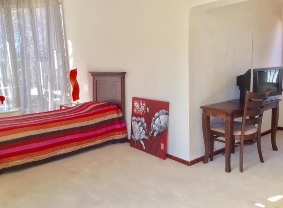 To Let 1 Bedroom Property for Rent in Houghton Estate Gauteng
