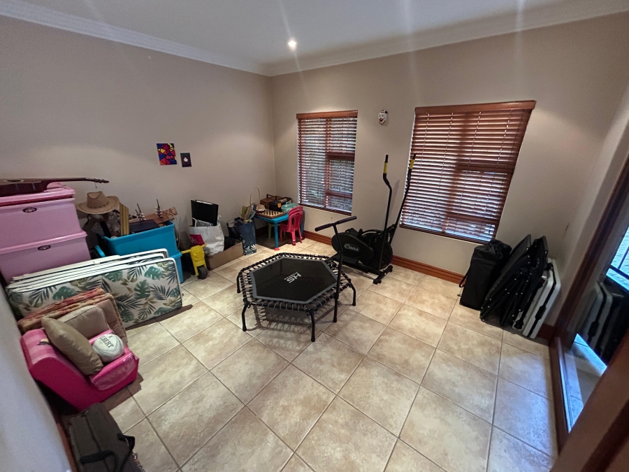 4 Bedroom Property for Sale in Ruimsig A H Gauteng