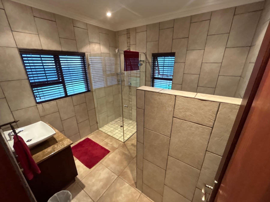4 Bedroom Property for Sale in Ruimsig A H Gauteng