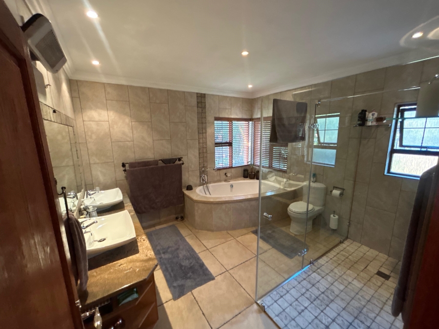 4 Bedroom Property for Sale in Ruimsig A H Gauteng