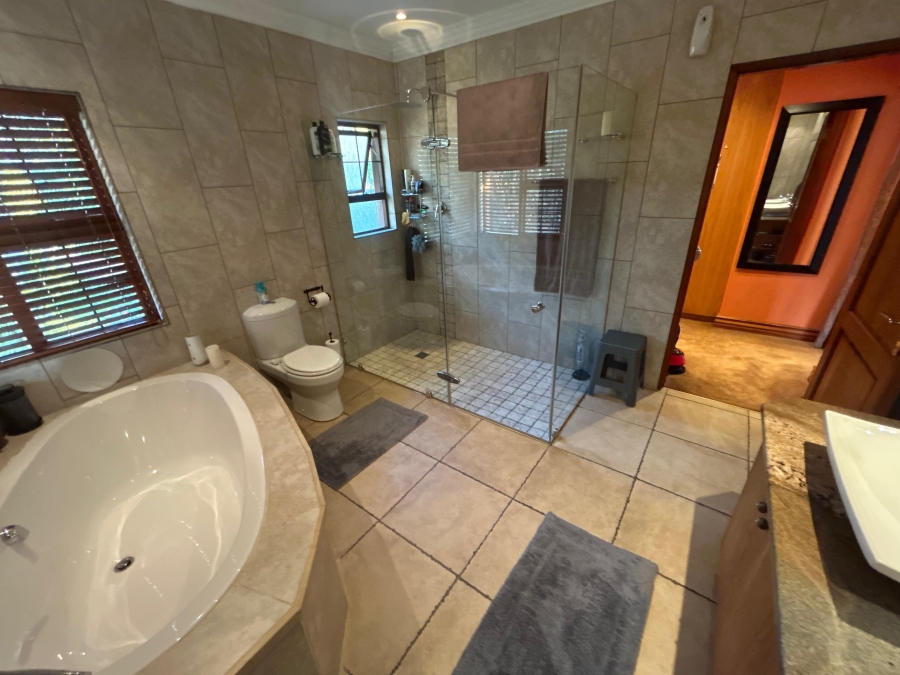 4 Bedroom Property for Sale in Ruimsig A H Gauteng