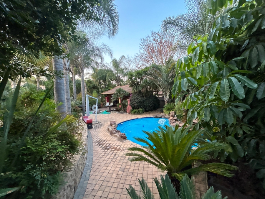 4 Bedroom Property for Sale in Ruimsig A H Gauteng