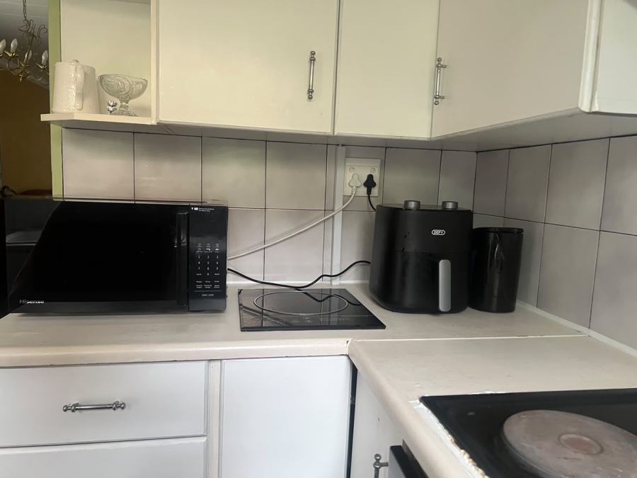 To Let 2 Bedroom Property for Rent in Windsor West Gauteng