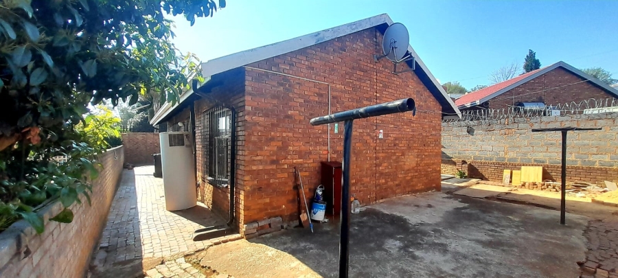 To Let 3 Bedroom Property for Rent in Pimville Zone 6 Gauteng