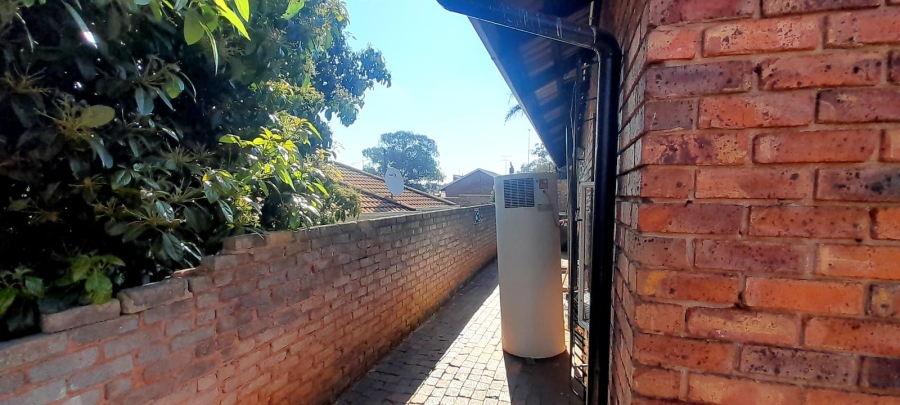 To Let 3 Bedroom Property for Rent in Pimville Zone 6 Gauteng