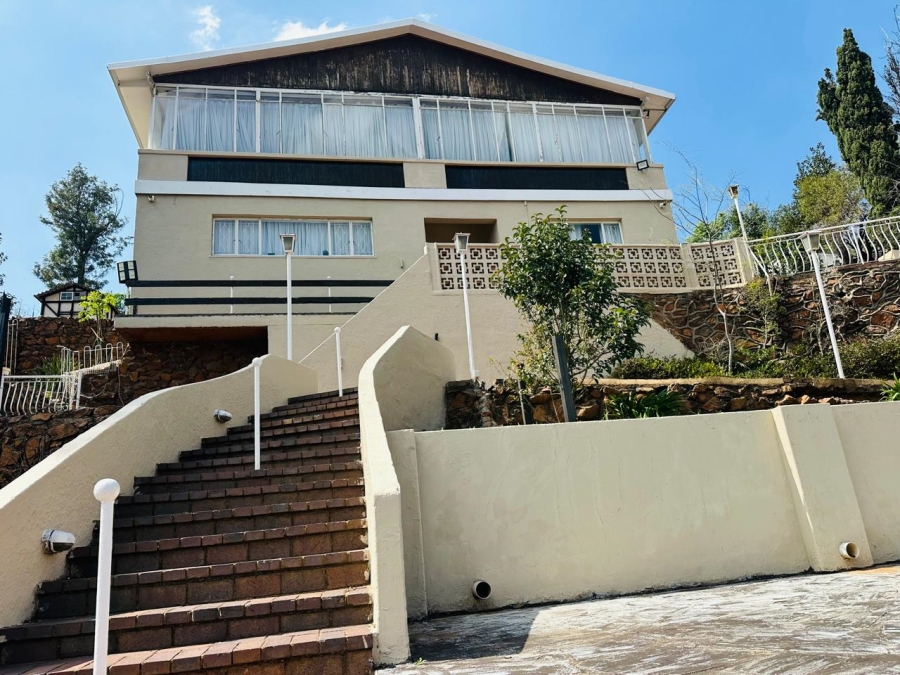 4 Bedroom Property for Sale in Mondeor Gauteng