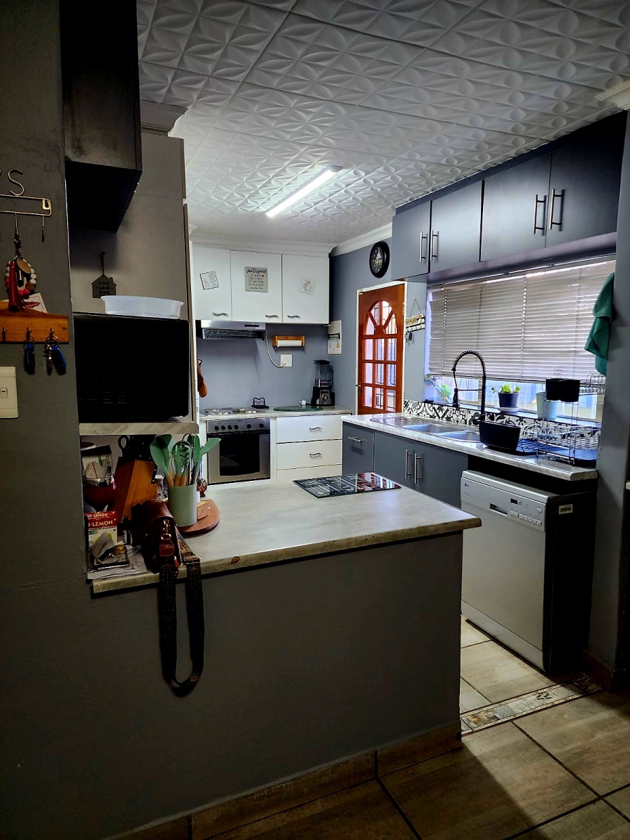 3 Bedroom Property for Sale in Dal Fouche Gauteng