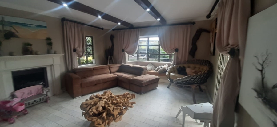 3 Bedroom Property for Sale in Lakefield Gauteng