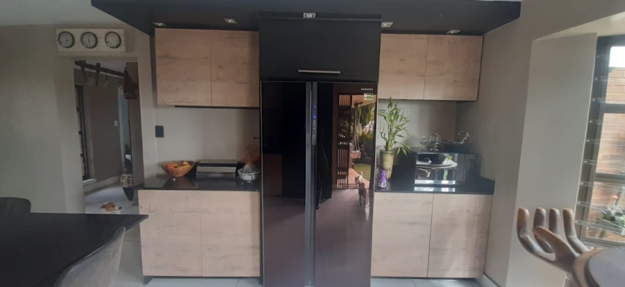 3 Bedroom Property for Sale in Lakefield Gauteng