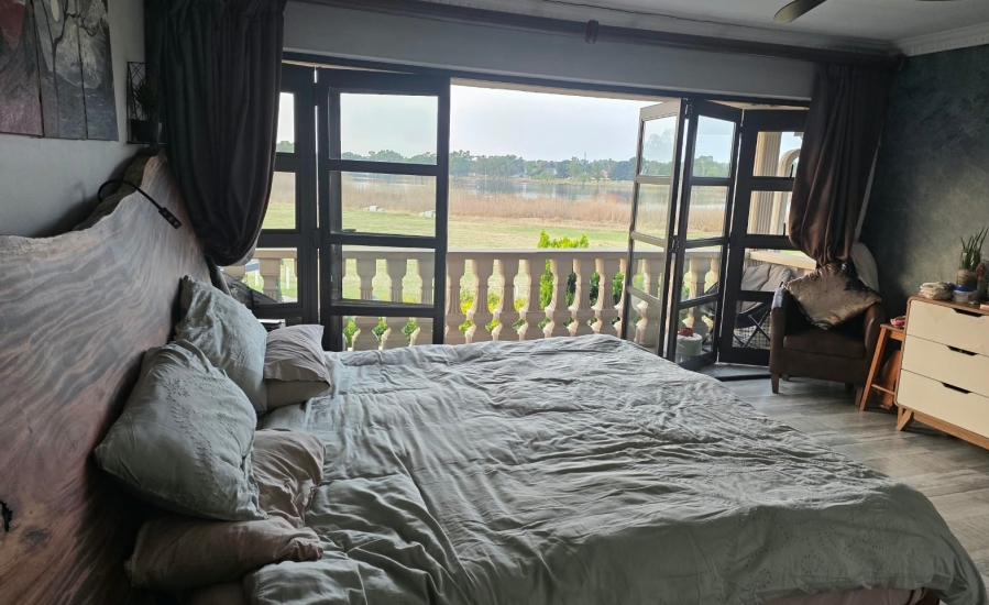 3 Bedroom Property for Sale in Lakefield Gauteng