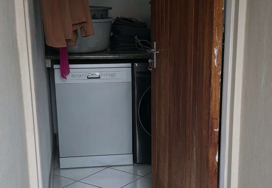 3 Bedroom Property for Sale in Lakefield Gauteng
