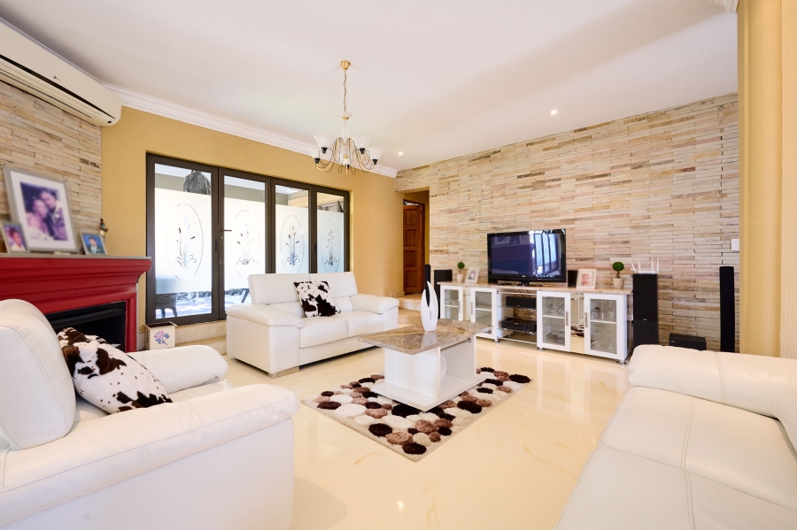 5 Bedroom Property for Sale in Carlswald North Estate Gauteng