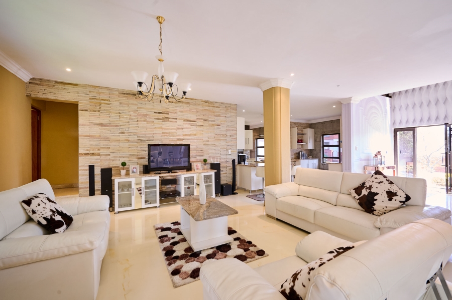 5 Bedroom Property for Sale in Carlswald North Estate Gauteng