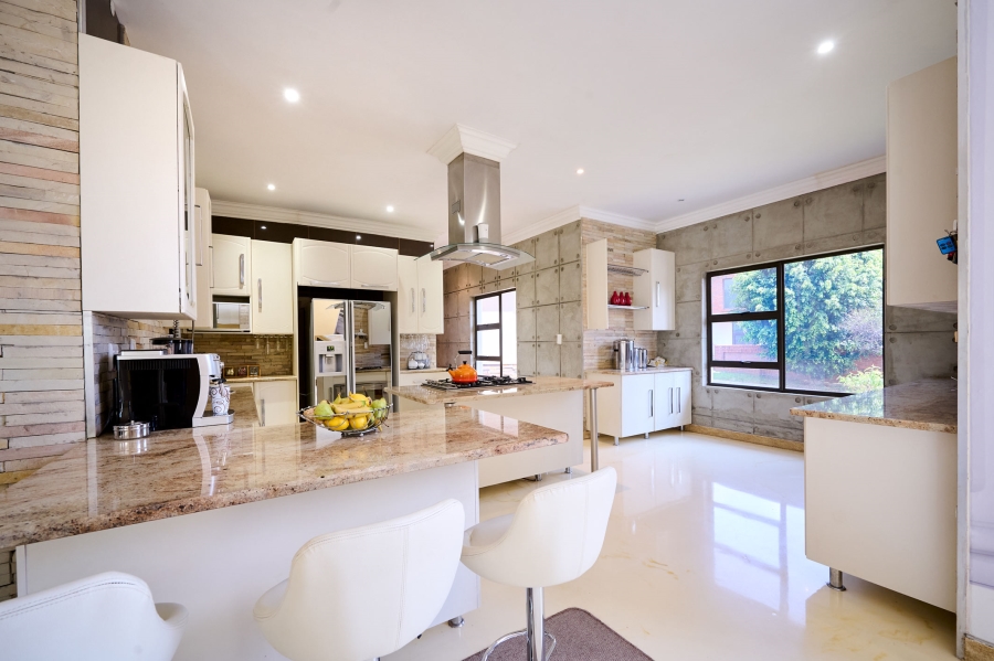 5 Bedroom Property for Sale in Carlswald North Estate Gauteng
