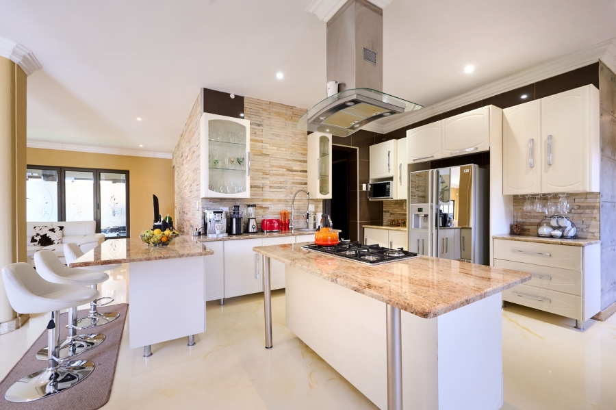 5 Bedroom Property for Sale in Carlswald North Estate Gauteng