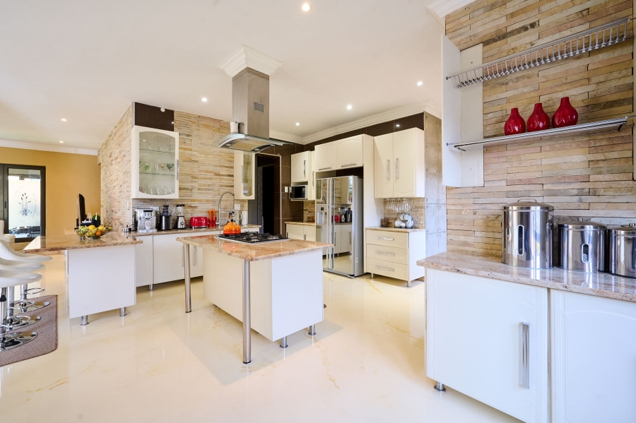 5 Bedroom Property for Sale in Carlswald North Estate Gauteng